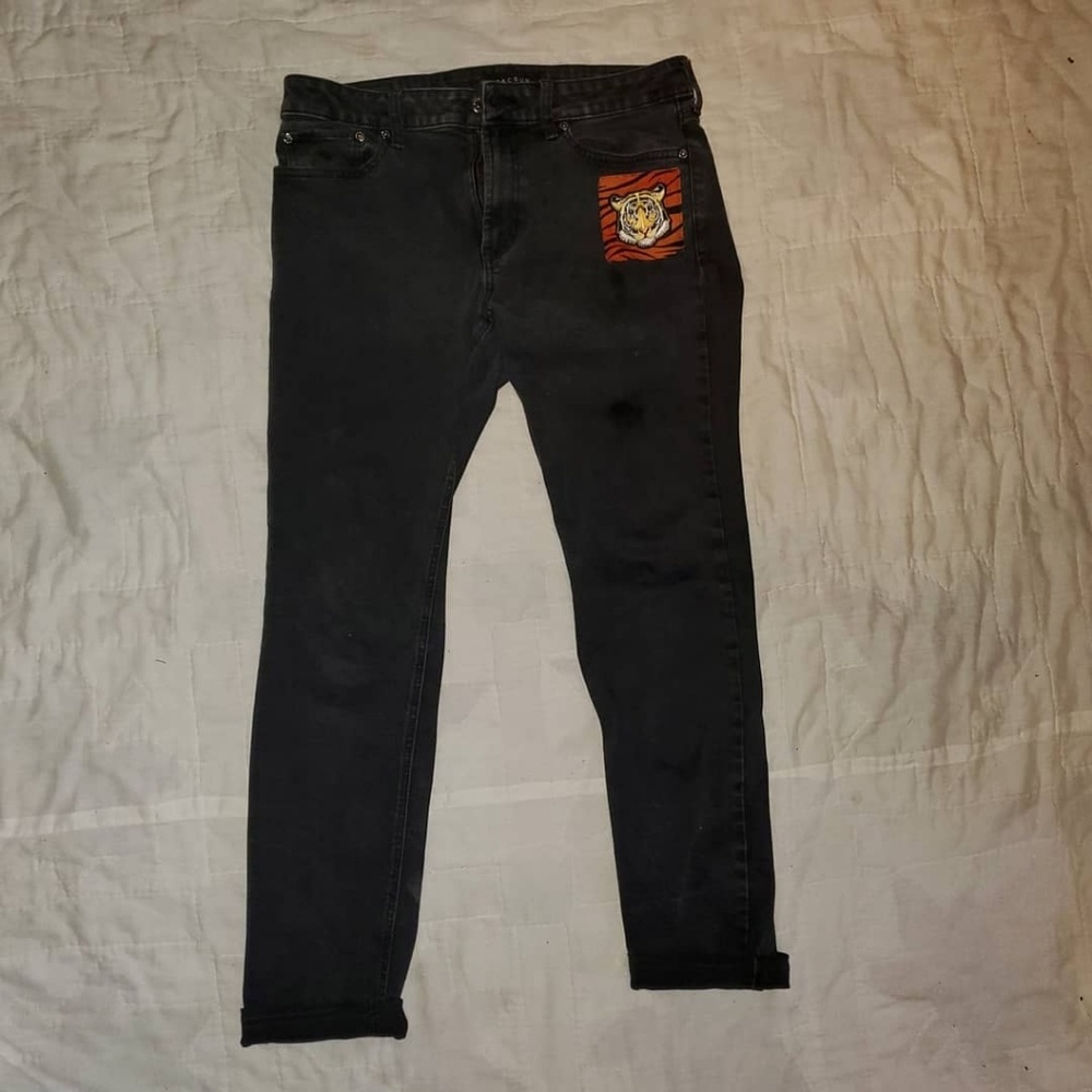 APEX PREDATOR JEANS